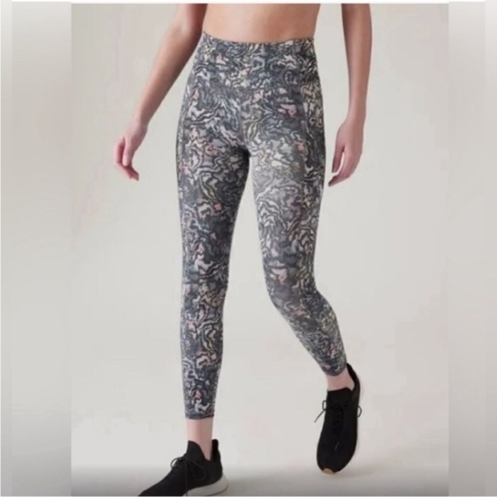 Athleta Women’s Ultimate Stash 7/8 Leggings Size Women’s Small Multicolor Print